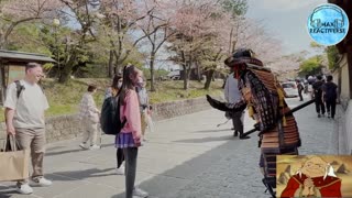 "Reagindo ao SAMURAI Mannequin Prank em Kyoto! 😱🎎"