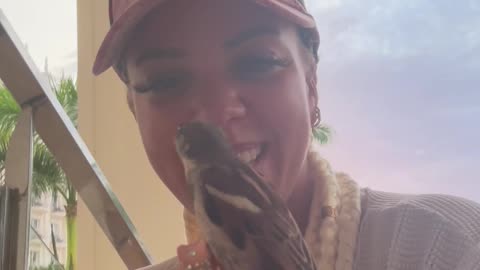 Mars🛸aka Eliza thornberry wild adventures communicating with birds