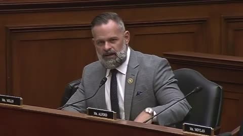 🚨DESTROYED! Watch Rep. Cory Mills Force Biden's SecDef To Admit Donald Trump Was Better 🤣