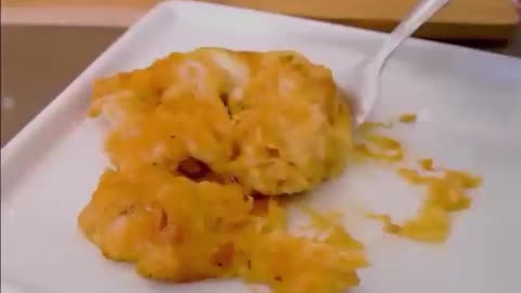 Frango à parmegiana com purê de batatas