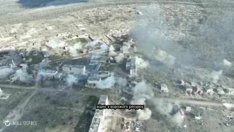 🇷🇺🇺🇦 Footage of a massive artillery strike on Chasov Yar, Donetsk region