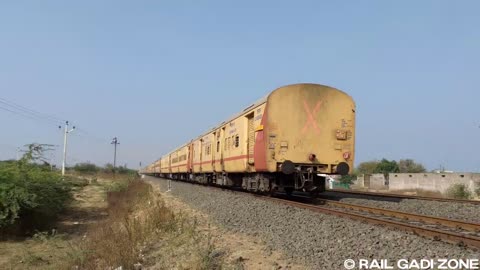 07641 Nanded - Ajmer URS Special Express | BGKT WDP4 Locomotive | Train Videos Indian Railways #wdp4