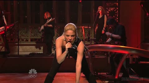 Shakira - She Wolf/Did it Again (Live at Saturday Night Live)