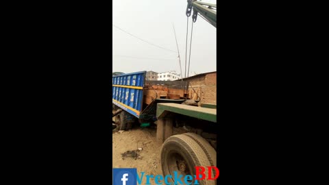 Load Truck Fails In Off Road