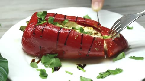 This Greek recipe will drive everyone crazy! Stuffed red peppers with feta cheese!