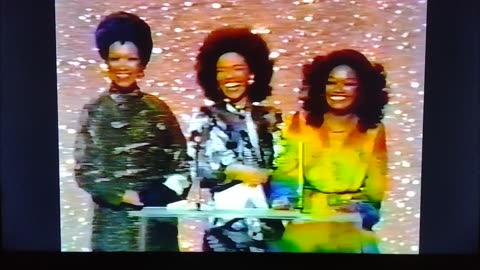 Pointer Sisters: Present Male Soul winner AMA 1975