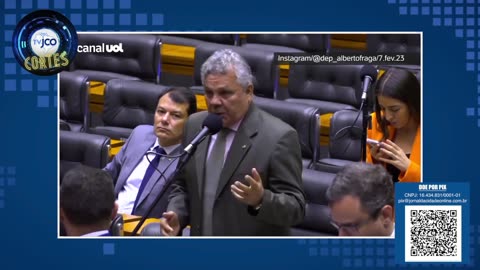 Em fala sensacional, deputado recorda que Lula "levou pavões" do Alvorada e pede a contagem das emas
