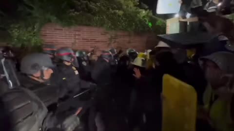 Police Clash with UCLA Protestors