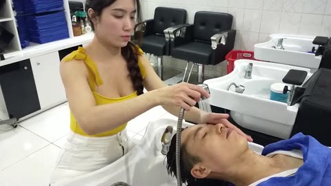 Hair wash, facial massage to beautify skin and relax, Vietnam barber shop