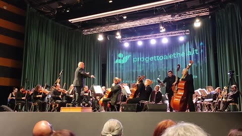 Orchestra filarmonica di Lucca, diretta da Andrea Colombini (Roma, video2)