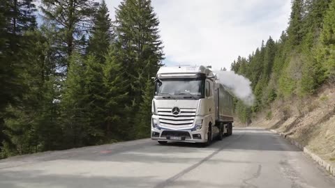 Mercedes Actros Hydrogen truck touring the Alps