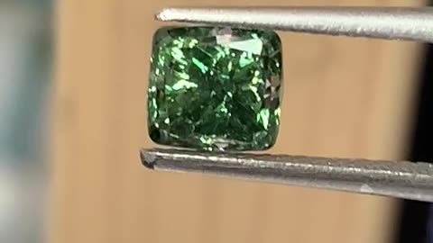 GIA certified green diamond 1.40 cts deep green