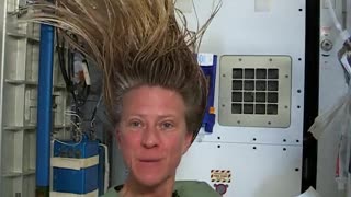 How you wash your hair in space
