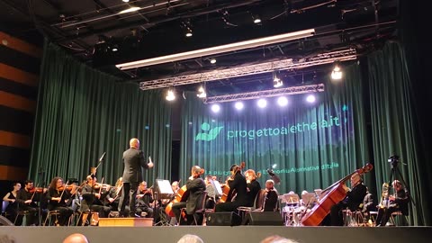 Orchestra filarmonica di Lucca, diretta dal maestro Andrea Colombini (Roma, video3)