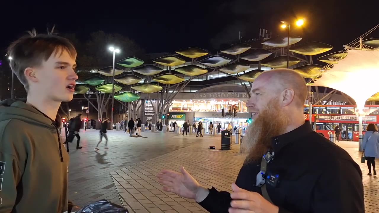 American young man Gets Educated By A Muslim! Yusuf And Visitor Stratford Speakers Corner