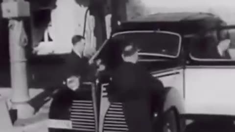 Replacing the battery in an electric car (Spain, 1943)