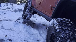 Jeep Gladiators Snow Wheeling