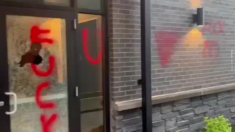 Palestine activists DESTROY Starbucks in Minneapolis