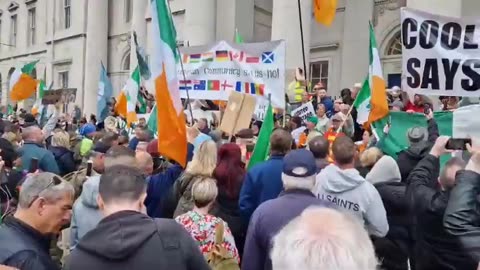 💥 Thousands Of Pro-Irish March Against Mass Immigration Into Ireland: "Sinn Fein Are Traitors!"
