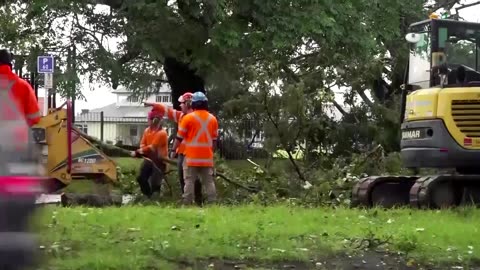 'It has been a very big night' - NZ PM on cyclone