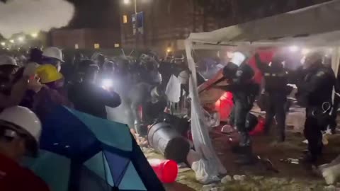 Police Break Up Gaza Protestors Encampment at UCLA