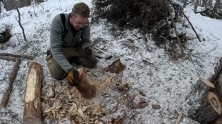 Winter Camping in our Bushcraft Bunkbed Shelter (Roasting King Crabs over the Fire)