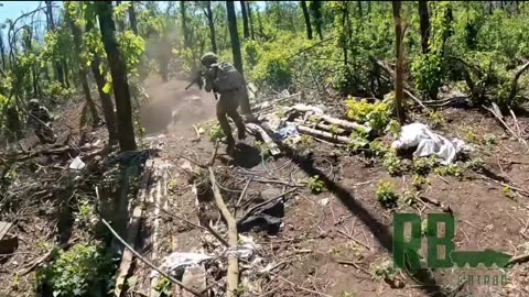 🇷🇺🇺🇦 Clearing Ukrainian Armed Forces positions north of Ocheretino.