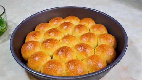 How to make homemade garlic balls!Delicious garlic bread!So Easy