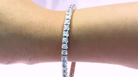 Choose the Perfect Diamond Tennis Bracelet