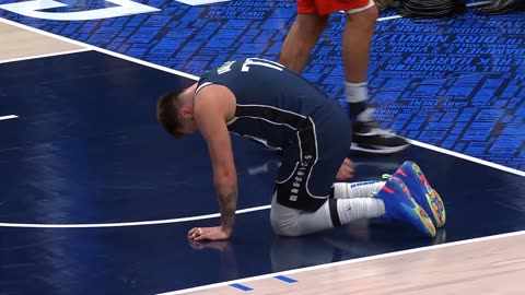 Luka Doncic injured after scary fall and limps off court vs Pelicans