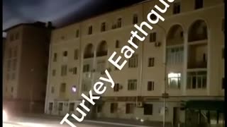 People in Turkey saw this strange light in the sky right before the earthquake