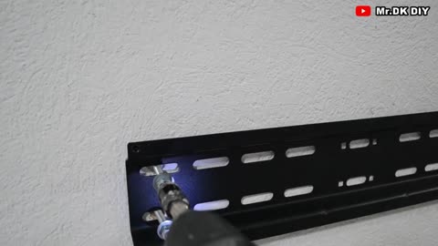 DIY Wall Mount for LED/LCD: Easy Installation Guide