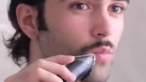 FROM FULL BEARD TO CLEAN SHAVEN IN 1 MINUTE | #shorts