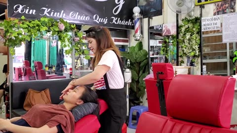Relaxation service for women, facial shave, face, shoulder, nape , hand massage, Vietnam barber shop