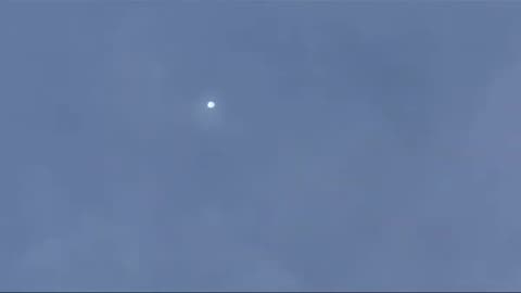 Clear footage of the suspected Chinese spy balloon over US