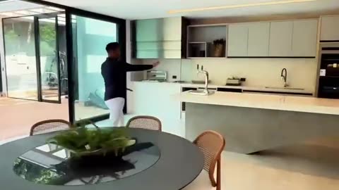 7 yatak odasına sahip modern villa