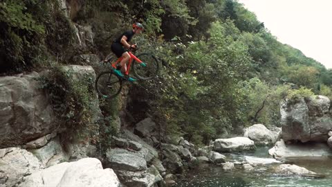 GRAVEL ROAD BIKE AMAZING FREESTYLE STUNTS - LAPIERRE X ROGIER SIMON