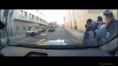 Waterbury PD release body cam of confrontation with man with an illegal gun and 1,400 bags of heroin