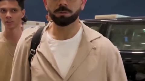 Virat Kohli Spotted at Ariport #viratkohli #viral #youtubeshorts