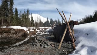 Making a Simple Survival Shelter CRAZY Warm! Winter Bushcraft Camping & Cooking