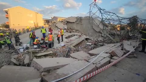 Over 51 workers trapped as building collapses in George