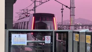 Encounter in the subway station with the pink of xiamen romantic # xiamen metro. Mp4