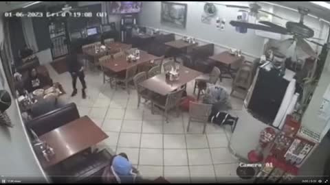 Texan stops robber, raw video