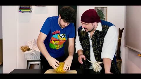 DESMINTIENDO LIFE HACKS ESTÚPIDOS en la VIDA REAL 💩😂 LA COCINA DE MIKECRACK