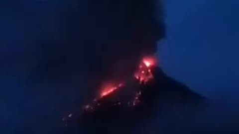 Indonesian Volcano Erupts, Lava Flows Force Evacuation