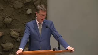 Martin Bosma SLOOPT D66 & GroenLinks m.b.t een referendum! Vera Bergkamp raakt geïrriteerd!