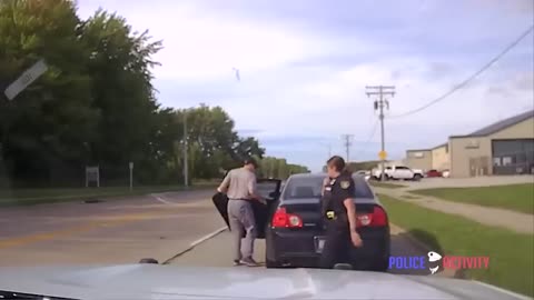 Good Samaritans Stop To Help Female Cop Being Attacked by a Driver