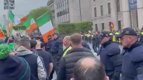 Dublin, Ireland🇮🇪 10,000 Strong.