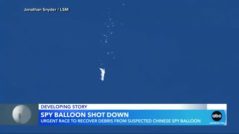 Urgent race to recover debris from suspected Chinese spy balloon l GMA