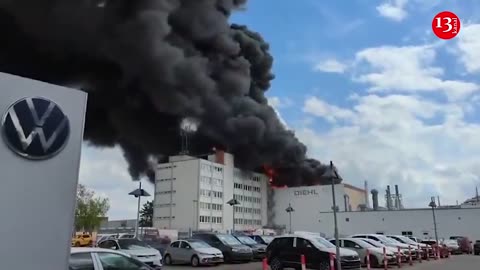 A fire broke out at a defense industrial company plant in Berlin, locals warned of toxic gas